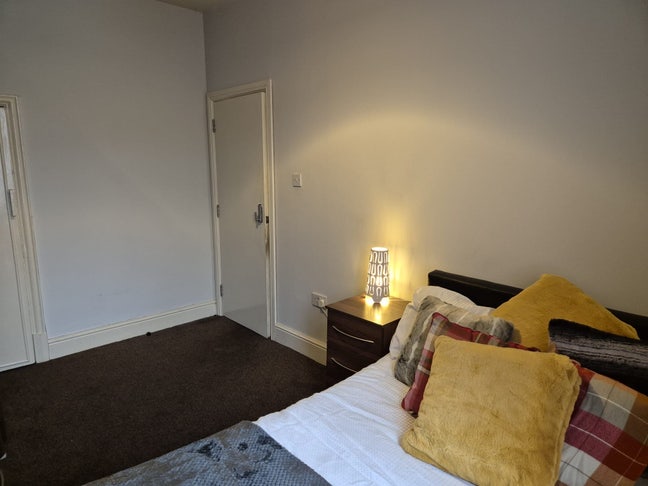Luxury and comfort for the Professional Workers Main Photo