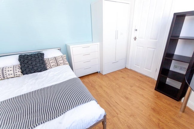 Double room to rent in popular Liverpool area Main Photo