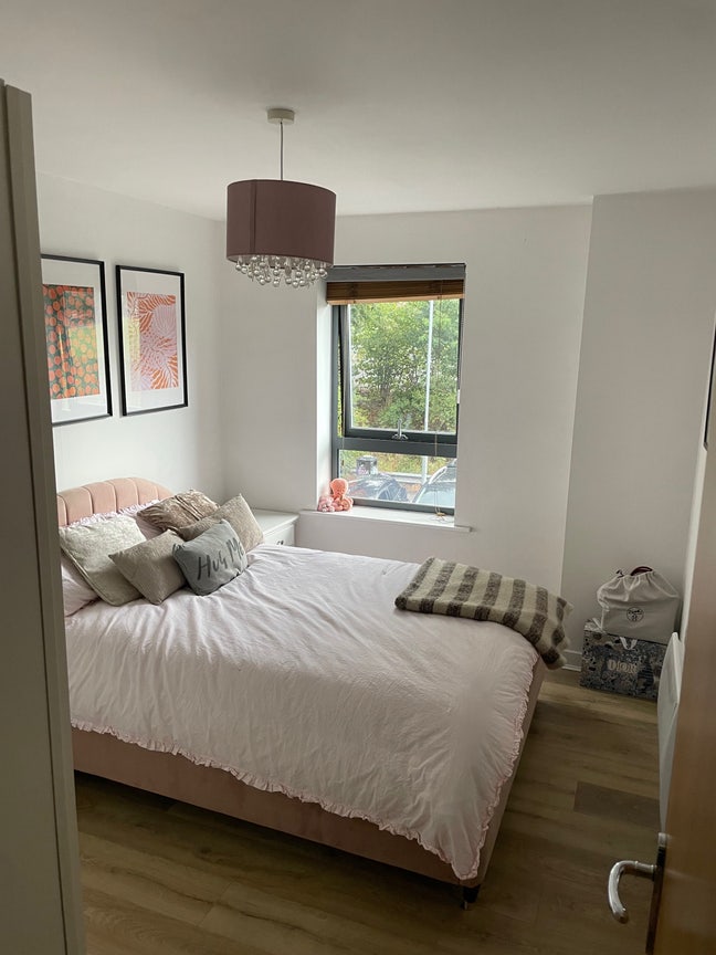 Double room and own bathroom Main Photo