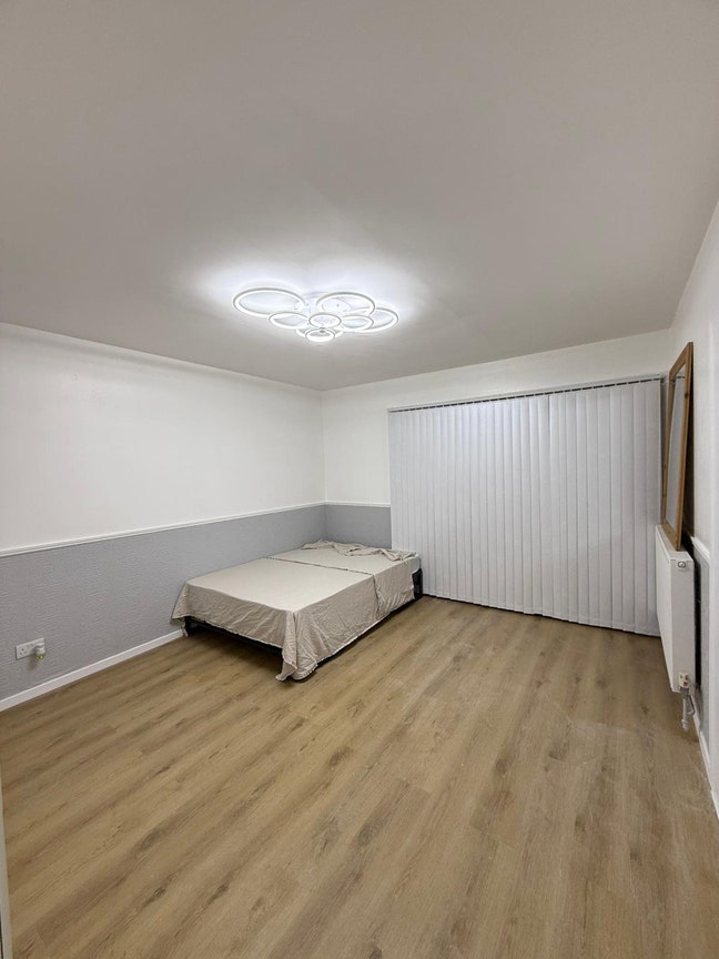 🏠Two Large Double Bedrooms – Seven Sisters N15  Main Photo