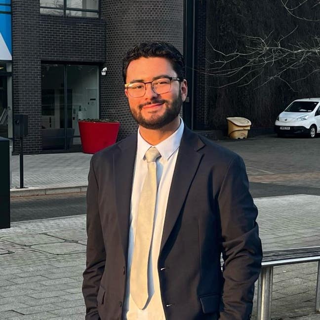 Professional Male seeks a single or double room Main Photo