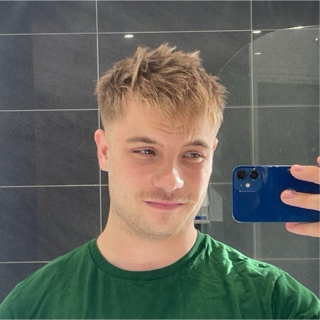 Looking to move to Manchester Main Photo