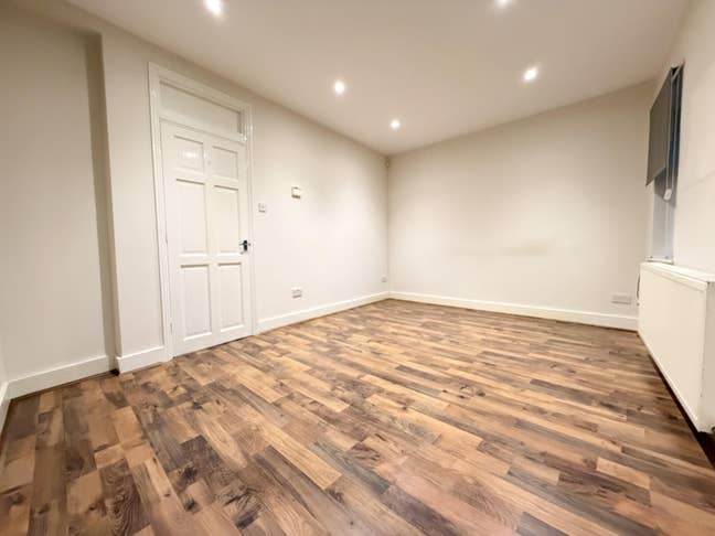 1 bed ground floor maisonette in SW9  Main Photo