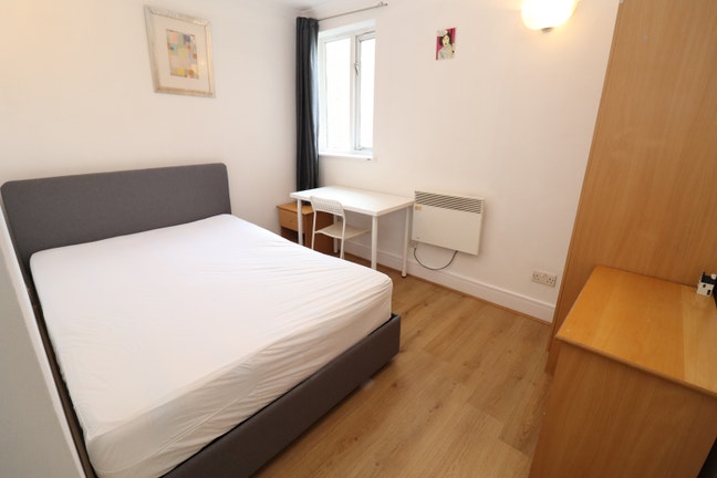 Central East Double Room, Sharing Bathroom with 1 Main Photo