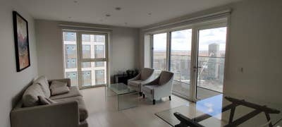 Room Available in 3 Bed Stratford Apt Main Photo