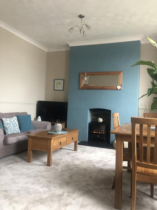 Studio with shared use of kitchen/bathroom Main Photo