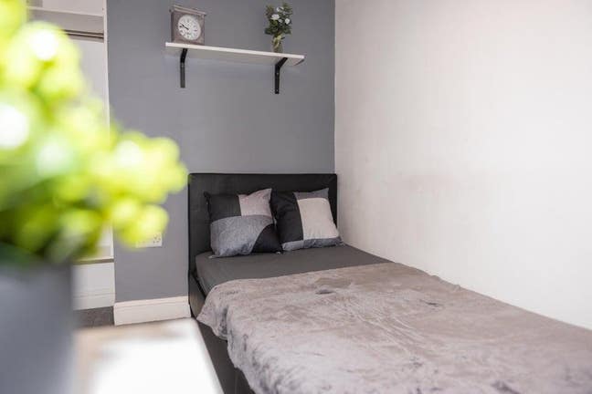 🏡 Modern, Stylish Rooms – Lime Street, ST4 Main Photo