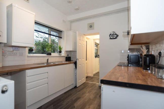 🏡 Modern, Stylish Rooms – Lime Street, ST4 Main Photo