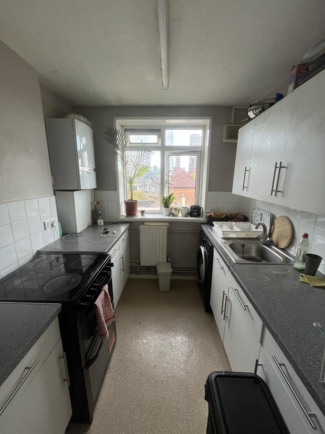 2X Large Rooms to Rent Main Photo