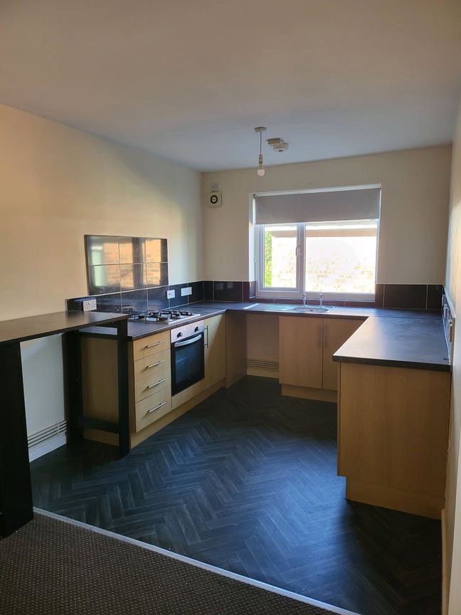 Entire One Bedroom Apartments. TO LET Main Photo