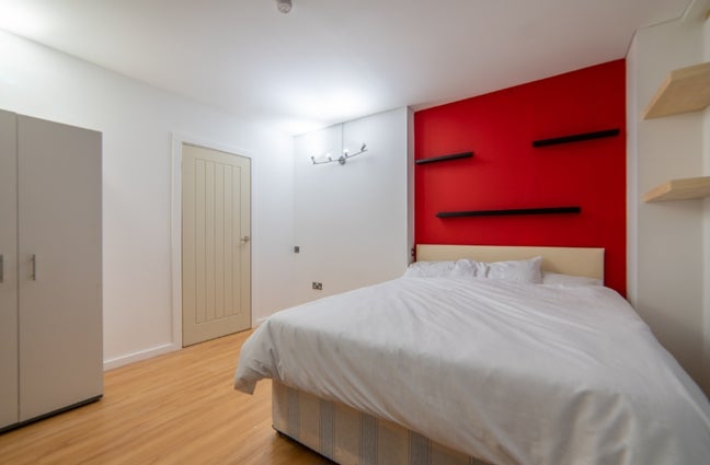 North Greenwich Large Double Room Available! Main Photo