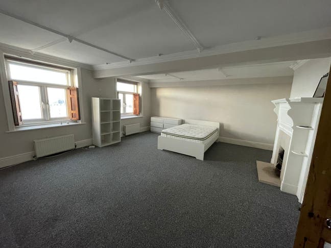 Large double room with sea view - Kempdown Main Photo