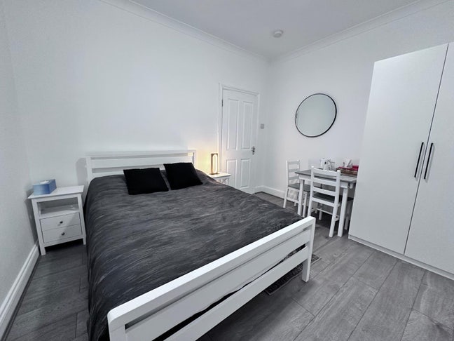 Comfortable Room in Prime WD17 – Bills included Main Photo