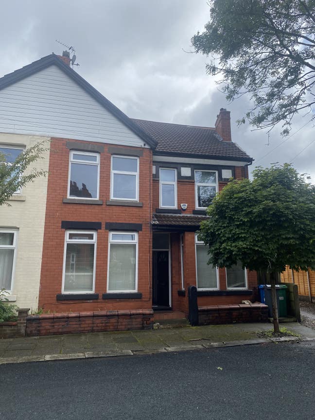 Room to rent in student shared house Main Photo