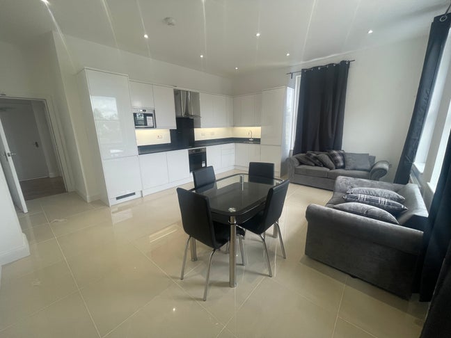 Luxury Superking Size Ensuite Room Croydon Gated  Main Photo