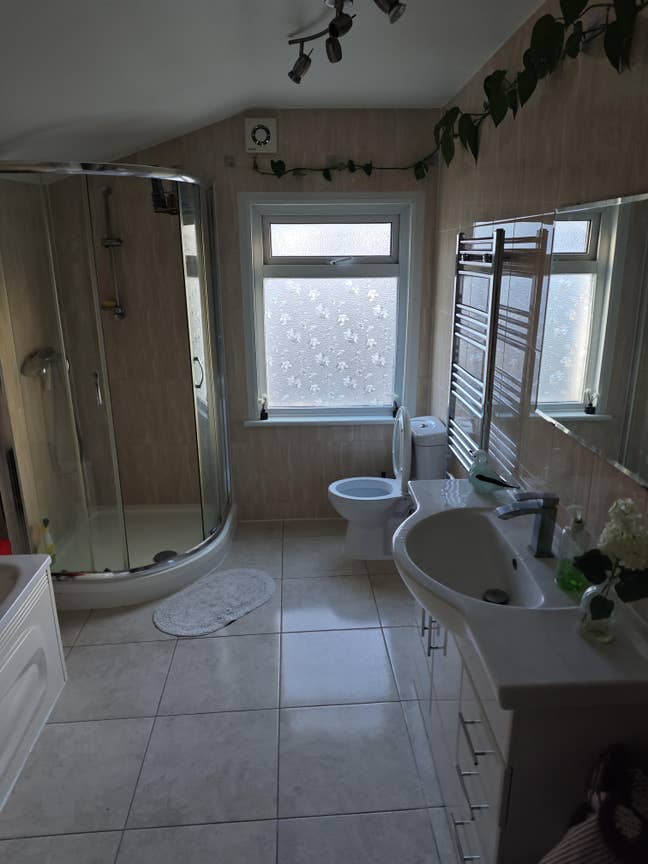 Nice cosy room to let Main Photo