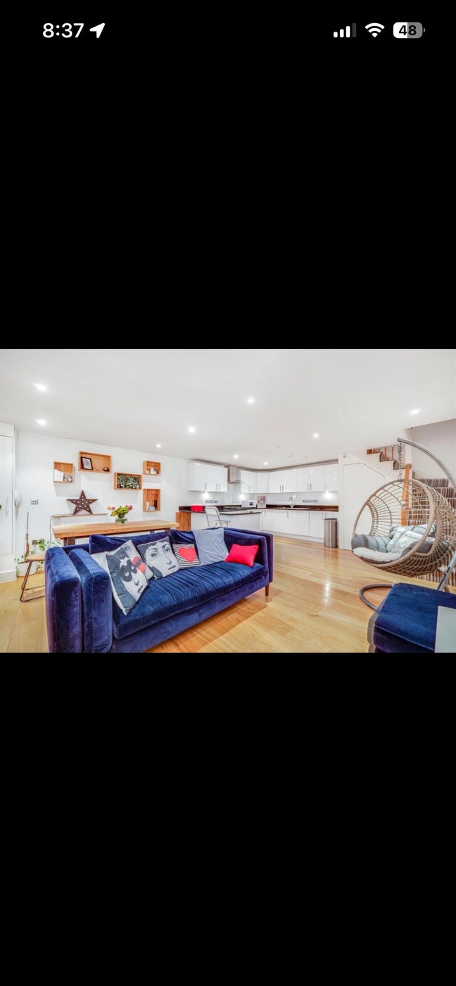 Lovely 2Bed 2Bath in Putney Main Photo