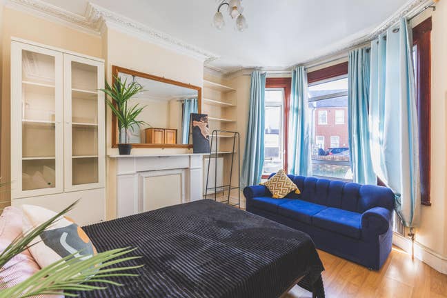 5 Bed House in Hammersmith/Barons Court area  Main Photo