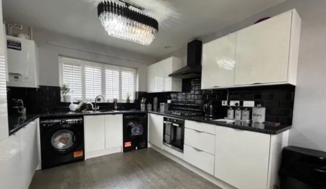 Single room new build property to rent . Main Photo