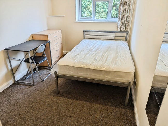 Double Room in Headington – bills included Main Photo