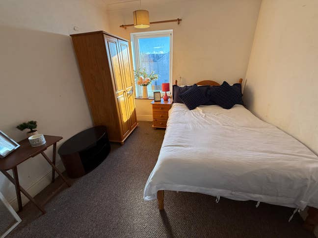 Large fully furnished room Sutton, all bills inc Main Photo