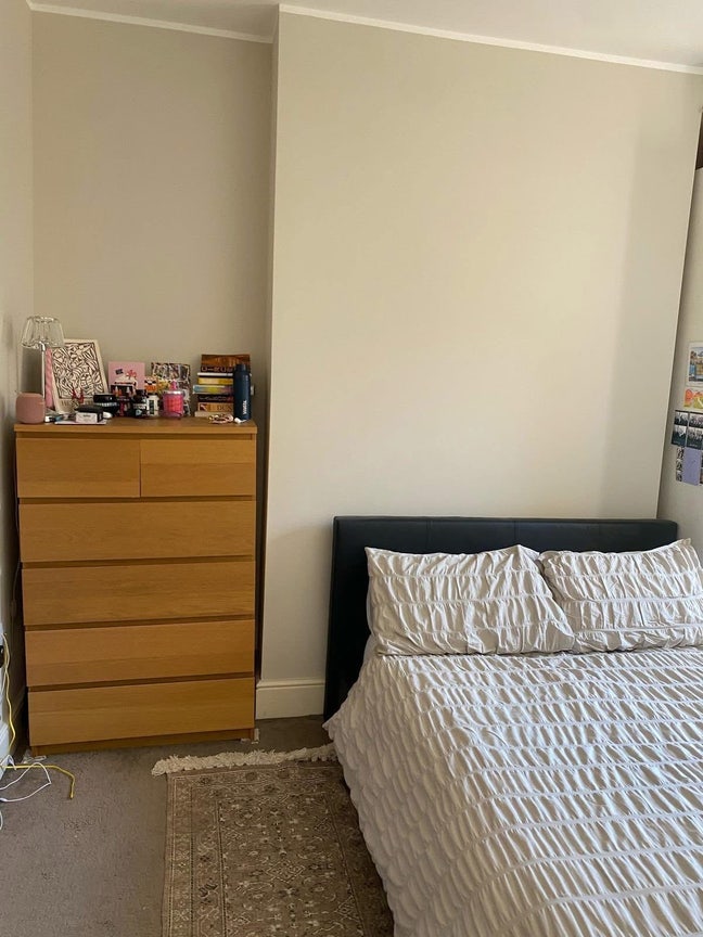 Girly double room in Battersea house  Main Photo