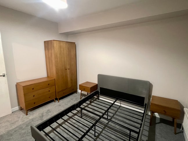 Double Room- Quiet house sharing 32F and cat Main Photo