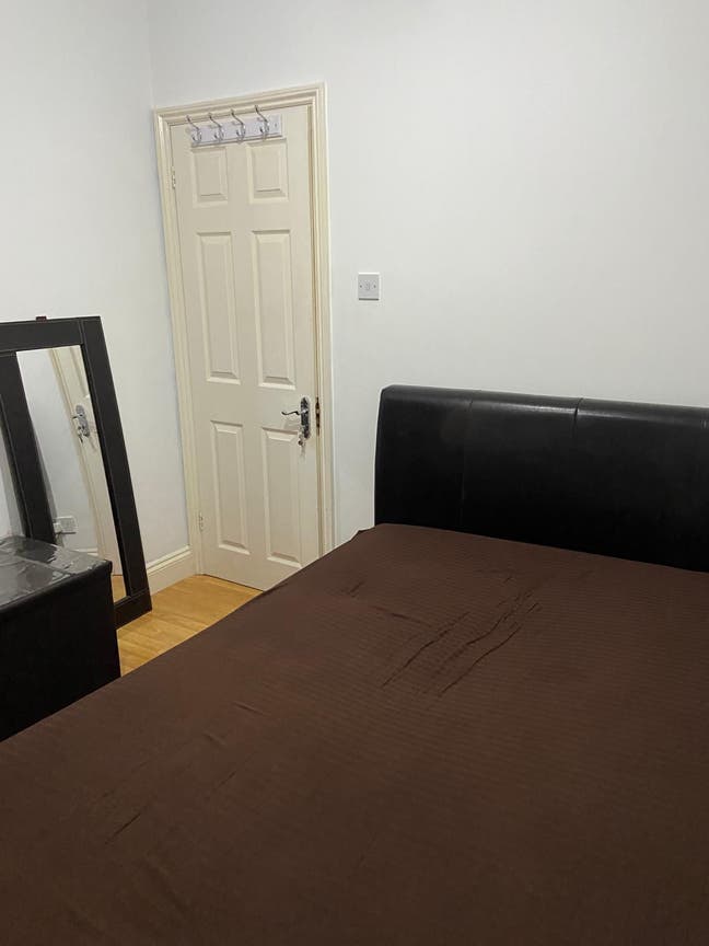 🏠 Single Furnished Room Available – E6 Main Photo