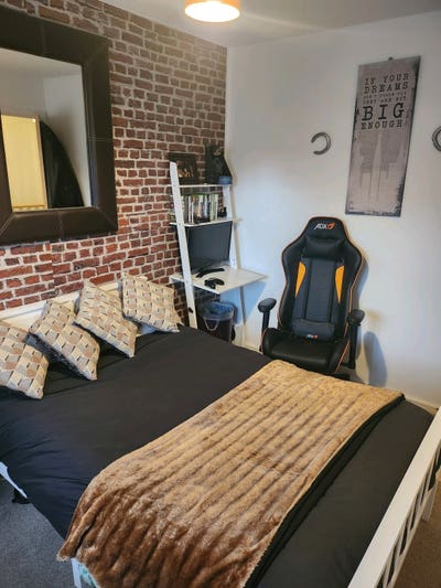 Double room available for rent.  Main Photo