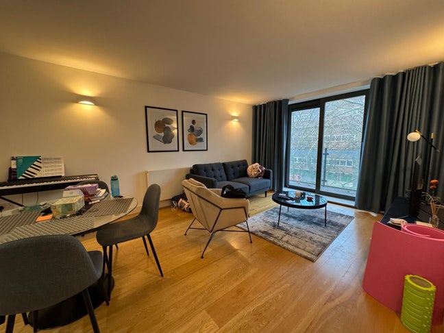 Spacious Bedroom available in 2Bed 2Bath flat Main Photo