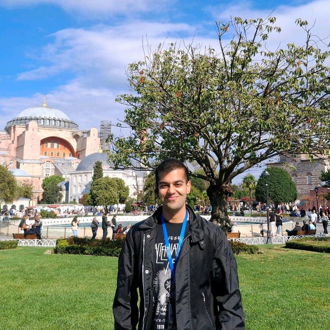 27 y/o Professional looking for a flatmate/share Main Photo