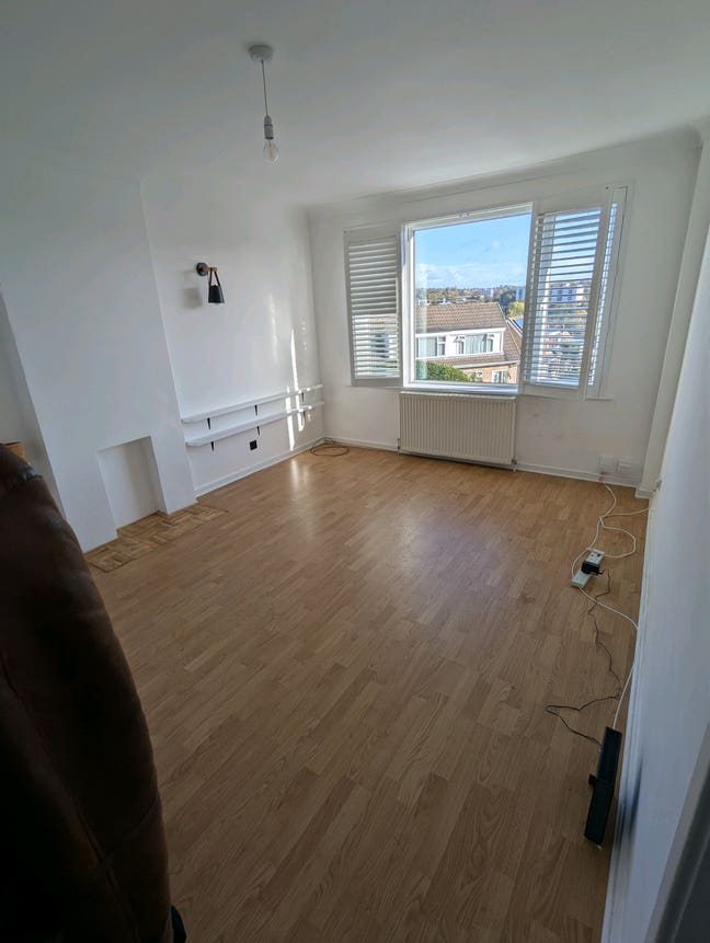 Light house with lots of space in Horsforth Main Photo
