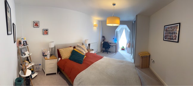 Lovely Double Room in Modern 2-Bed Flat  Main Photo