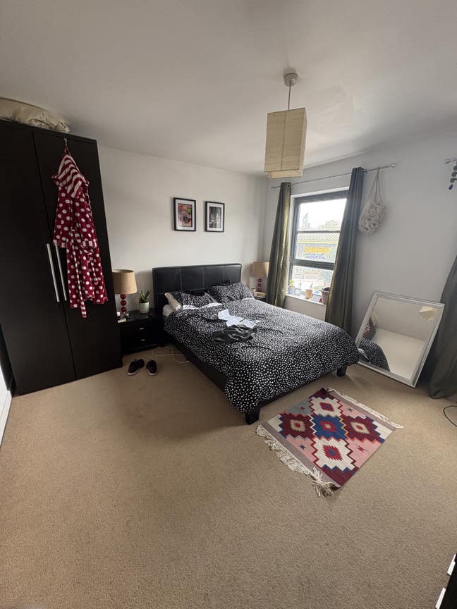 Double room with private bathroom E14 Main Photo