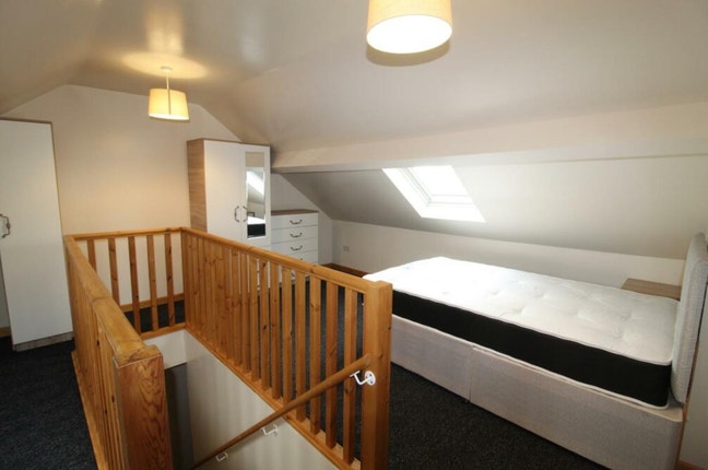 AR4 - Large Attic Room Available in Quiet House Main Photo
