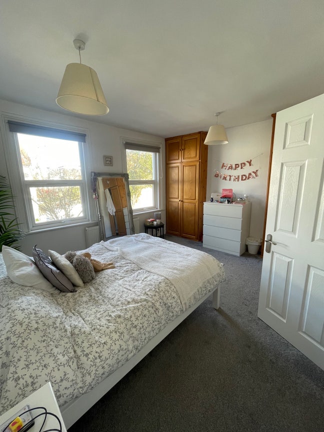 Spacious Double Room in Wimbledon Main Photo