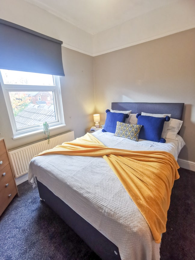 Quiet Double Room/TV/Garden/15 Min Walk to Train Main Photo