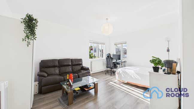 🏡3 Double Rooms! Wembley Park! Refurbished Flat🏡 Main Photo