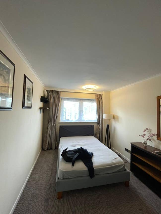 Newly Refurbished Rooms next to Westfield  Main Photo