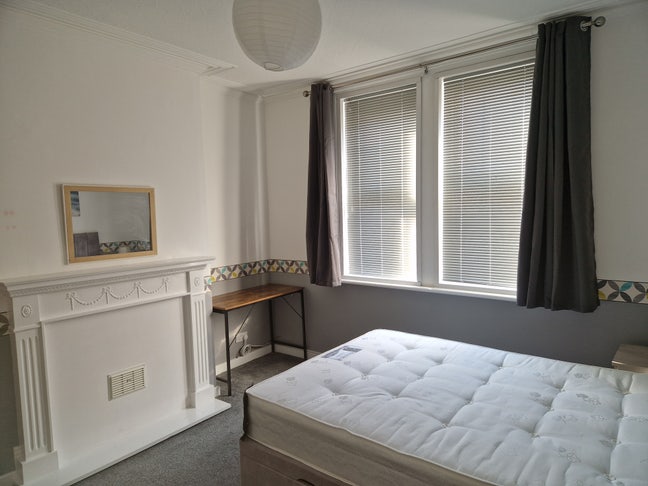  Spacious  Room  - Peet  Street,  Derby Main Photo