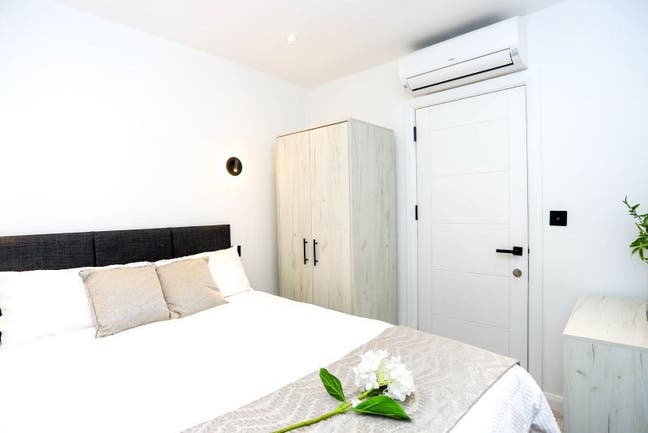 1 double room available in Earlsfield   Main Photo