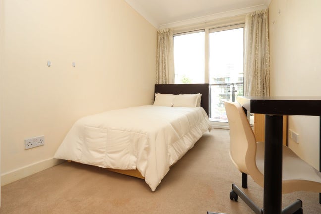 The Perfect Double Room in Canary Wharf Main Photo
