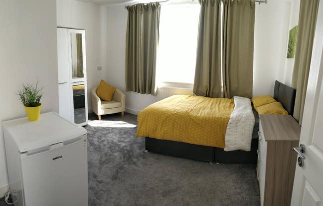 Double Ensuite Room in Shared House Main Photo