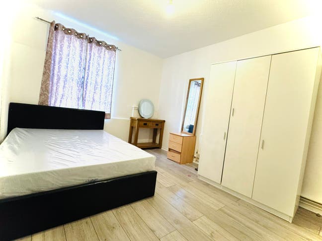 🔴🟡🟢 Three Rooms New Refurb╹ Devons Road 🟠🔵⚫ Main Photo