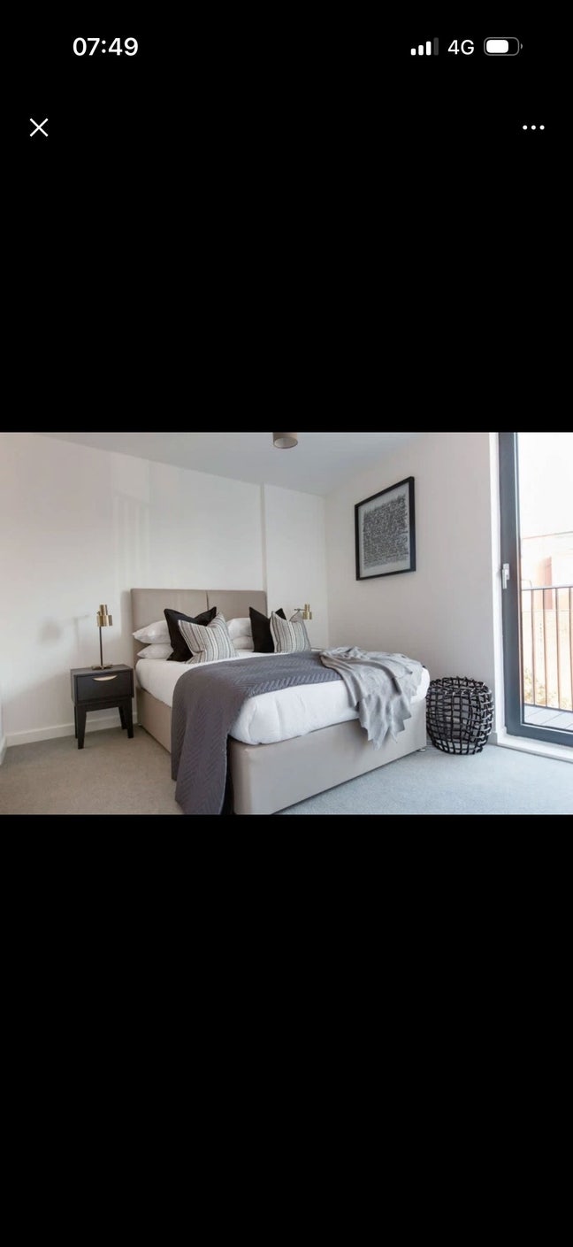 Double room to let in acton  Main Photo