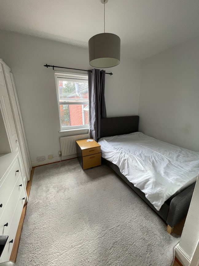 Professional houseshare, central Guildford  Main Photo