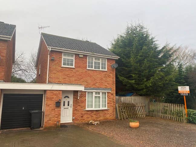 Furnished room to rent in Evesham Main Photo