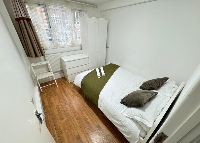 ✨Cozy semi double room in stratford  Main Photo