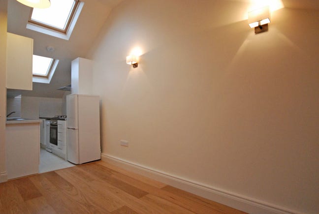 Beautiful split level 1 bed flat in quiet location Main Photo