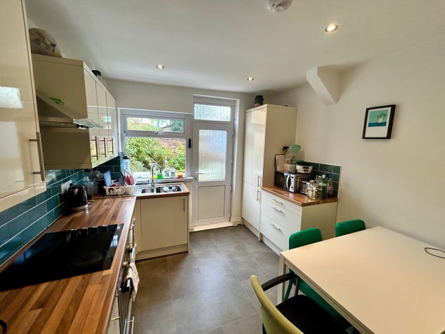 Fantastic double bedroom Main Photo